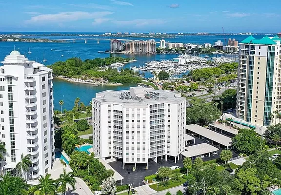 485 Gulfstream Way #708  Sarasota, FL