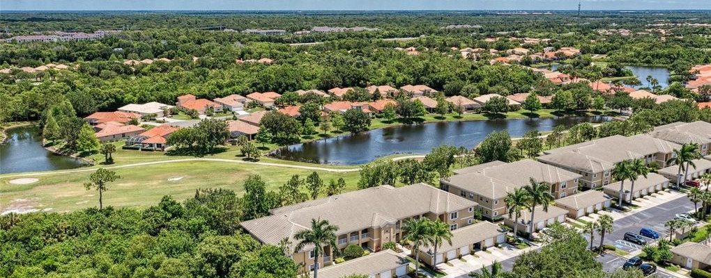 6342 Grand Oak Circle unit 105  Bradenton, FL